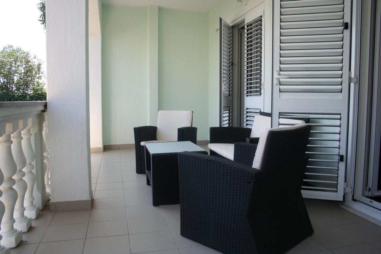 Apartmani Jankov Krk Town Exteriör bild