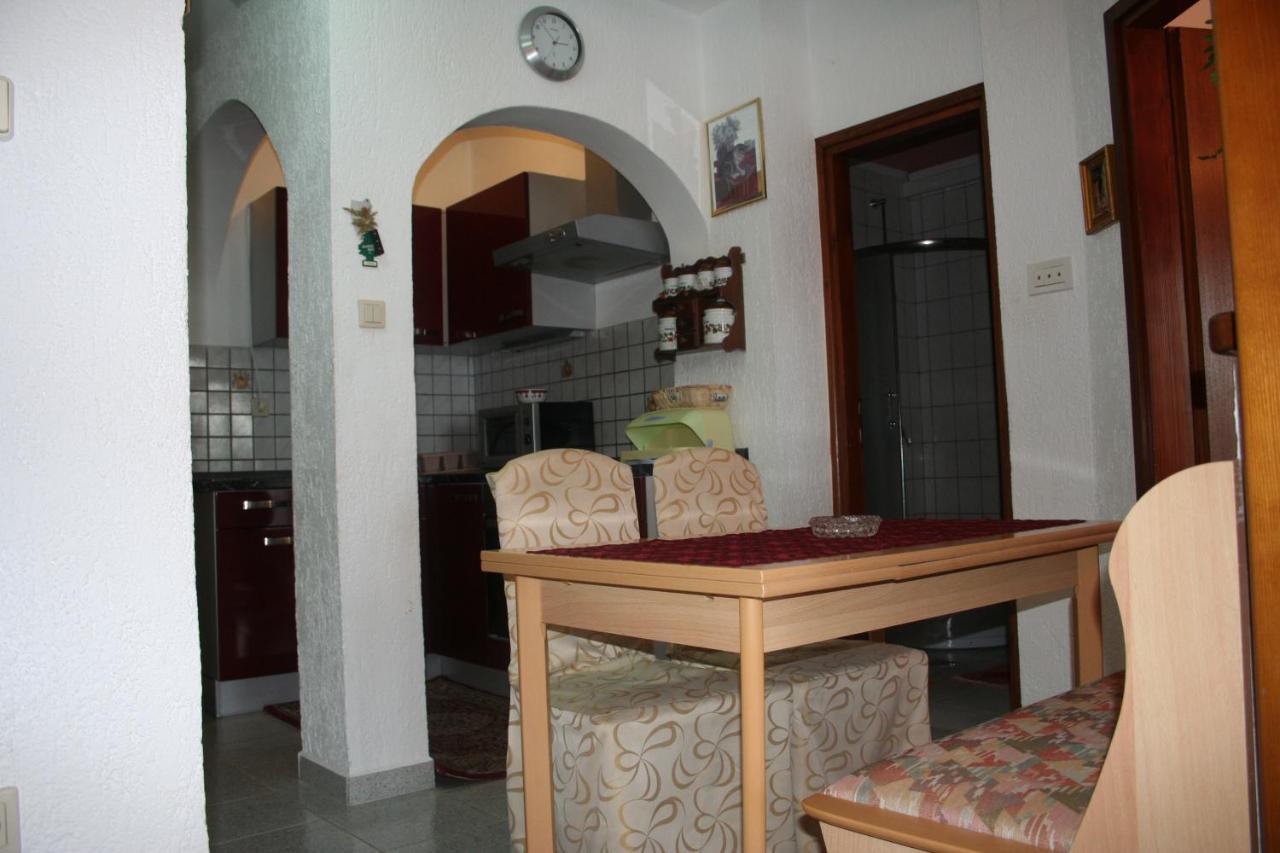 Apartmani Jankov Krk Town Exteriör bild