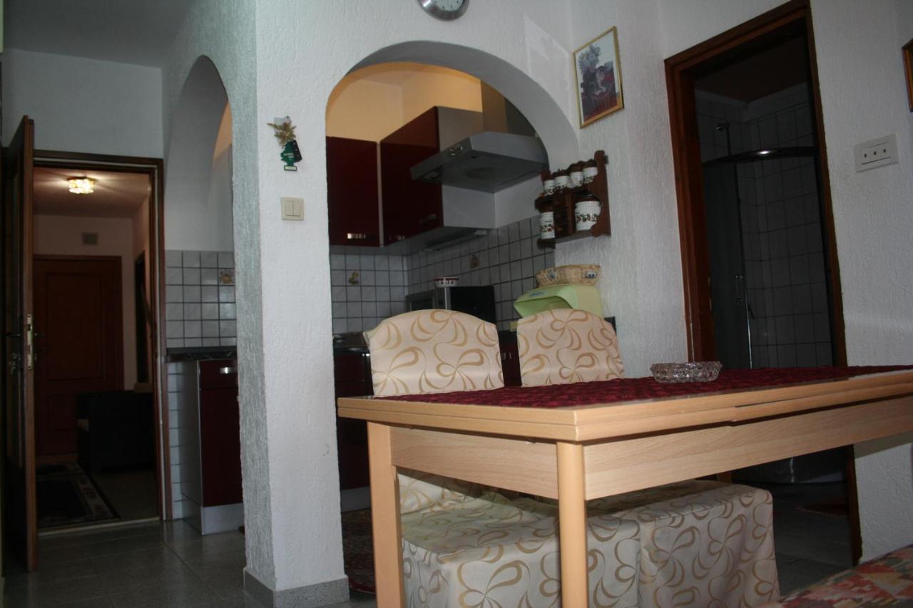 Apartmani Jankov Krk Town Exteriör bild